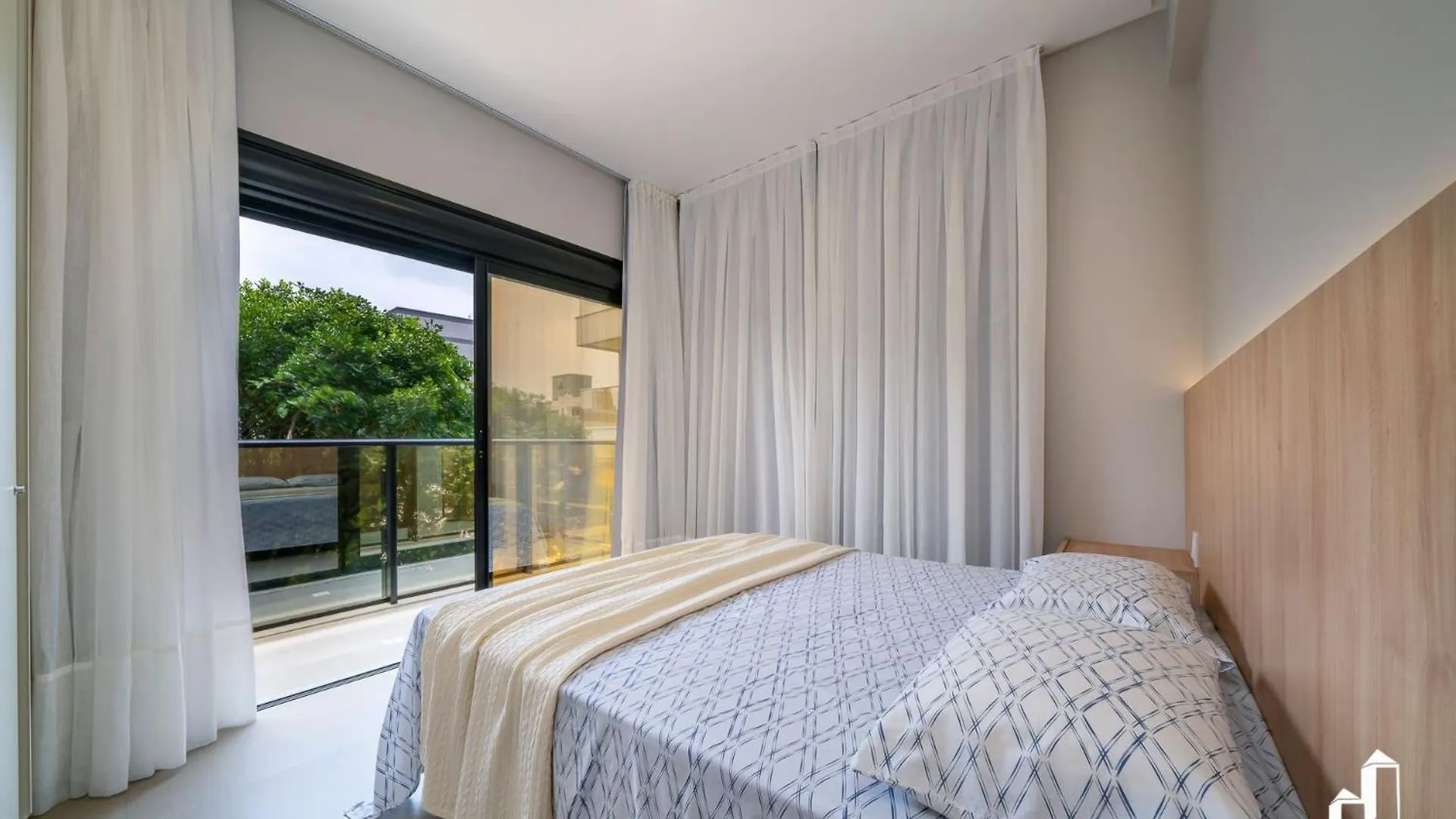Lindo Apartamento Com 02 Dormitorios contacts