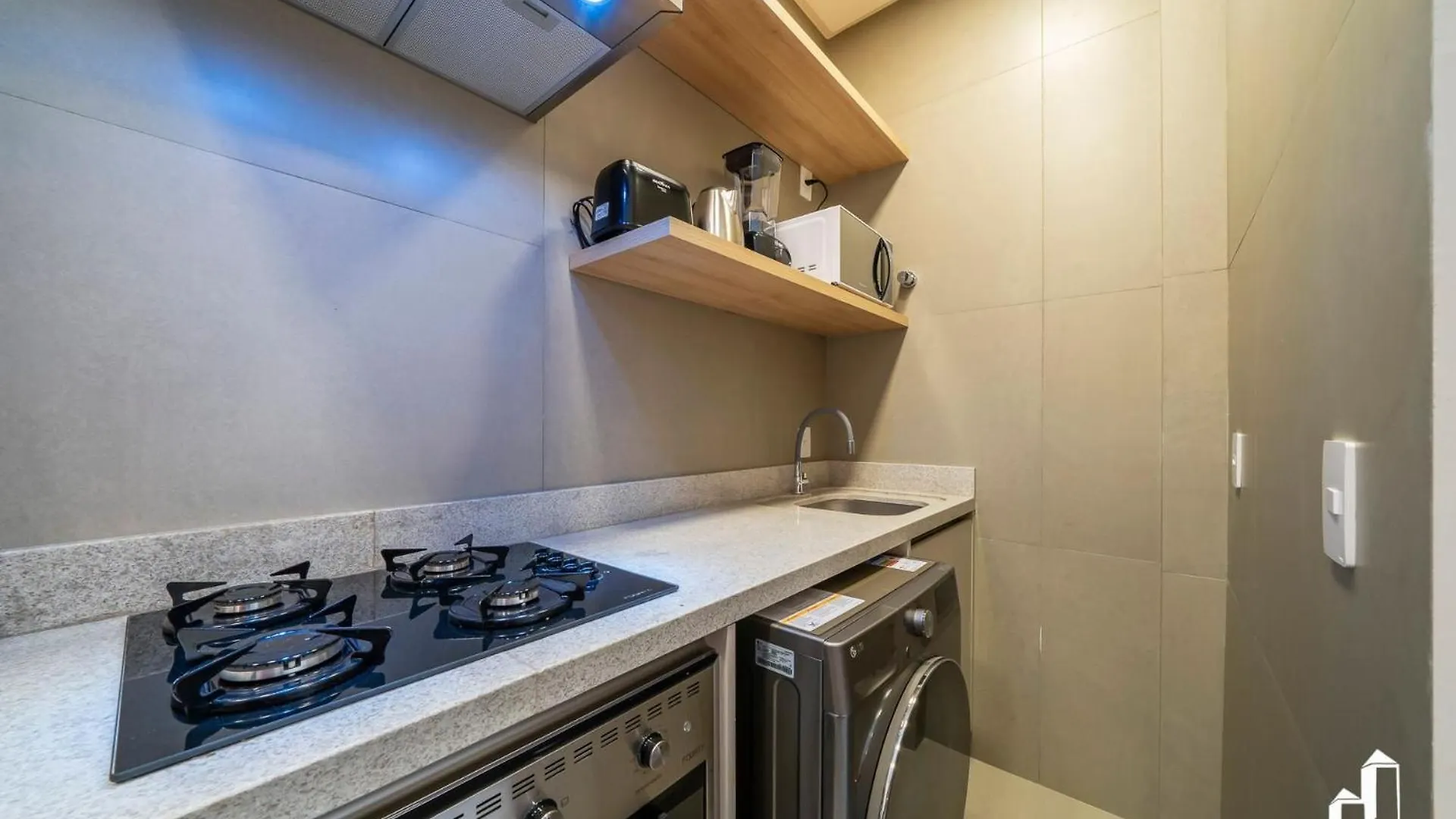 Lindo Apartamento Com 02 Dormitorios Bombinhas 0*,